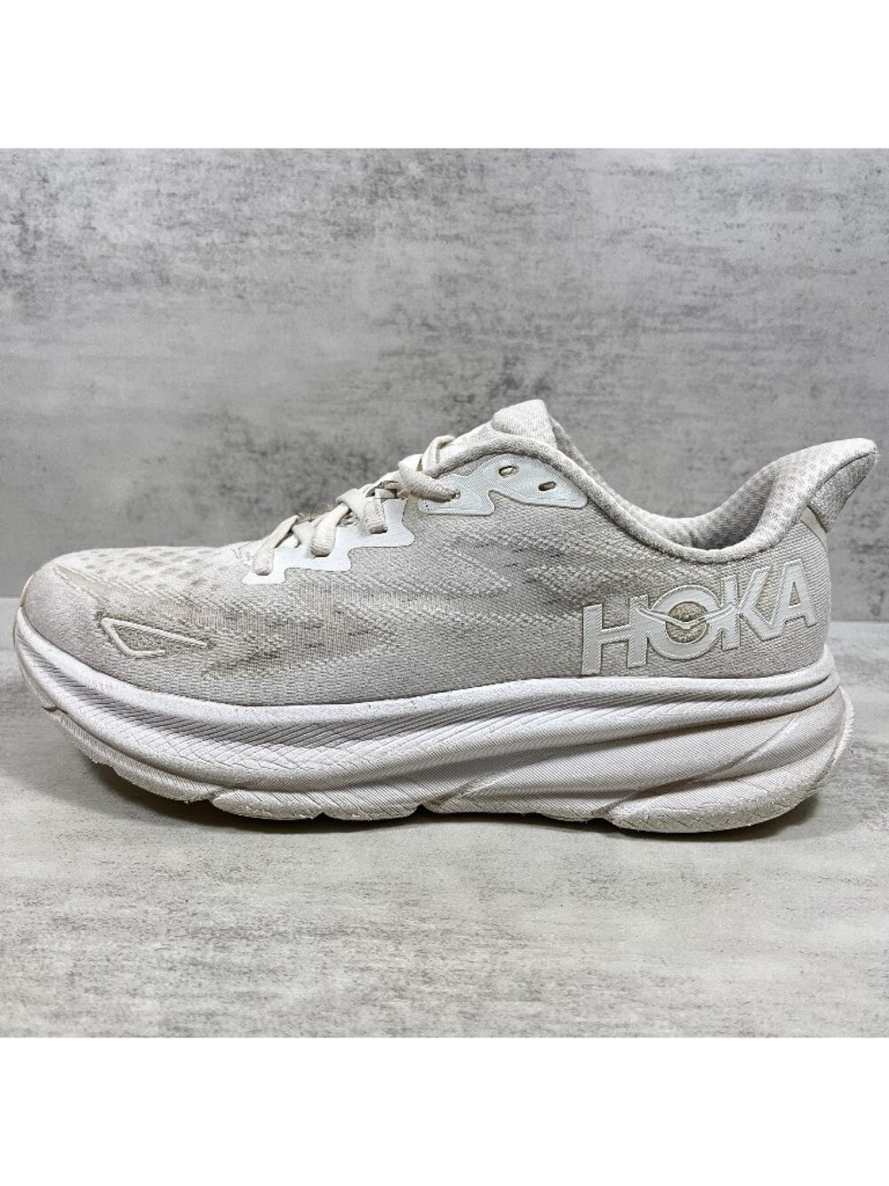 Hoka One One Clifton 9 Running Shoes - Women's Size 8.5 - White